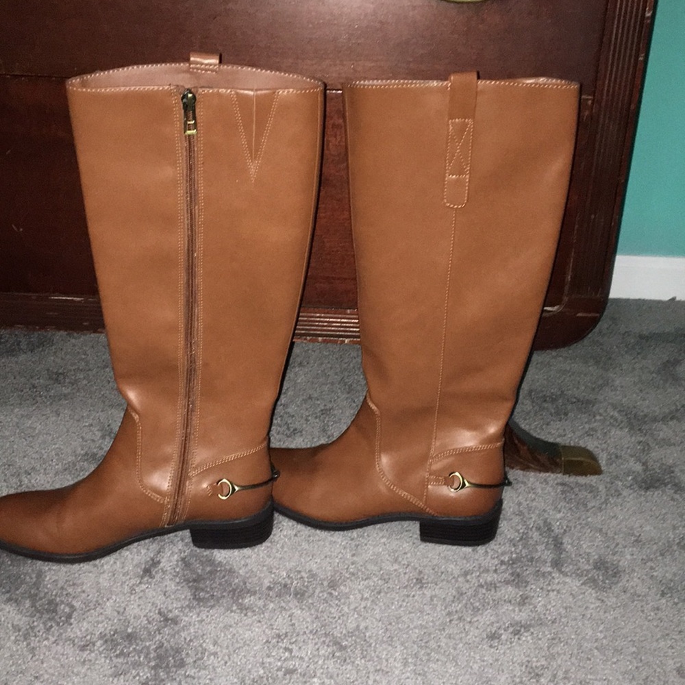 Size 8 boots.